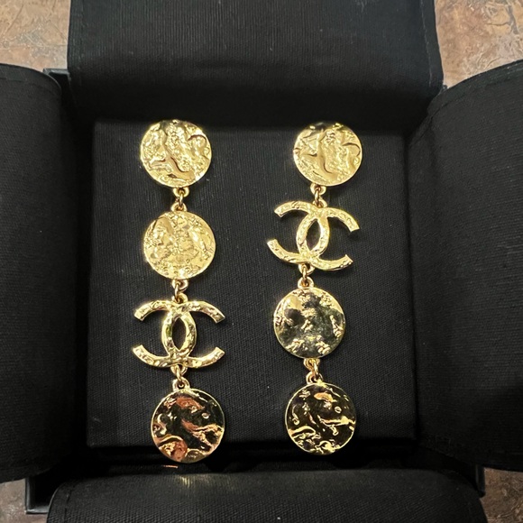 Chanel Earrings Brand New Never Worn! Comes with receipt and box 3 inch drop - Picture 2 of 9